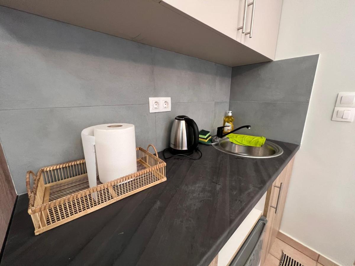 Wsd Rizari Apartment Hotel Атина Екстериор снимка